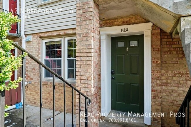 Building Photo - 142 N Bedford St