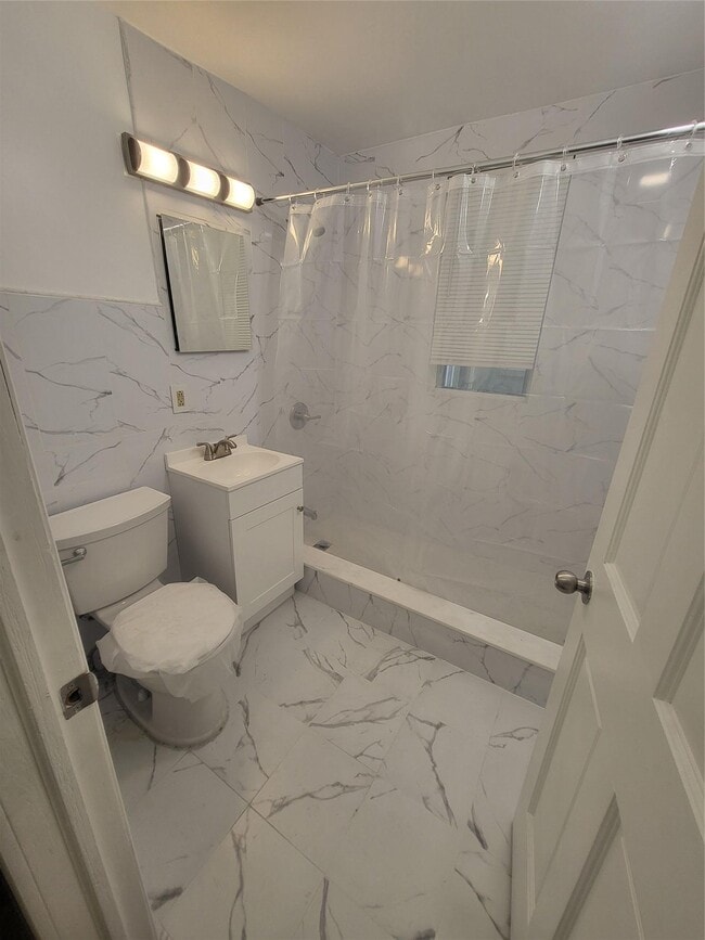 Foto del edificio - 30-35-3049 49th St