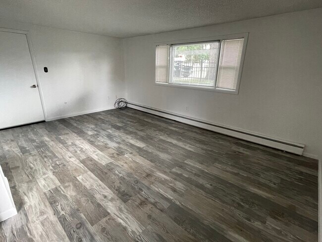 Sala de estar - 2901 8th Ave N