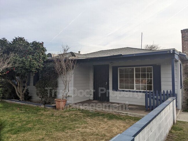 Building Photo - 8622 Lampson Ave