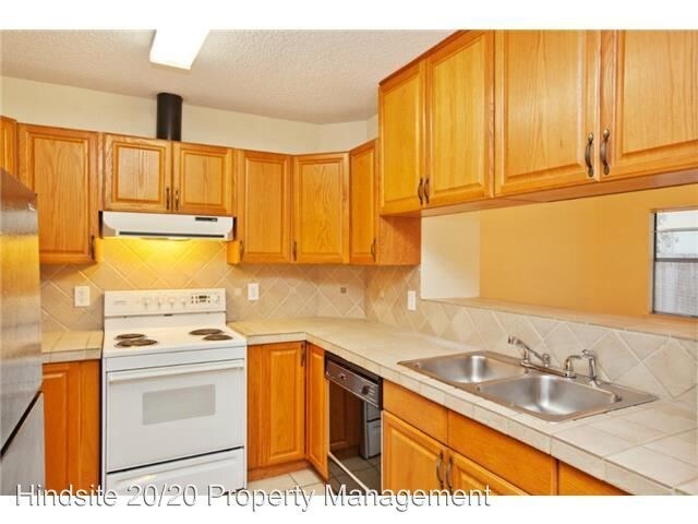 Building Photo - 205 S Kings Canyon Dr