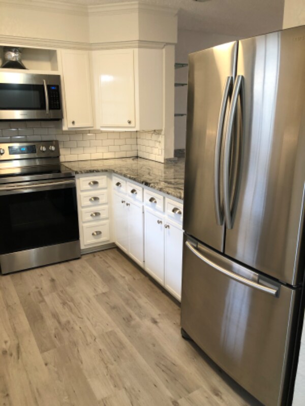 Foto del edificio - 4445 Cedar Pass Dr