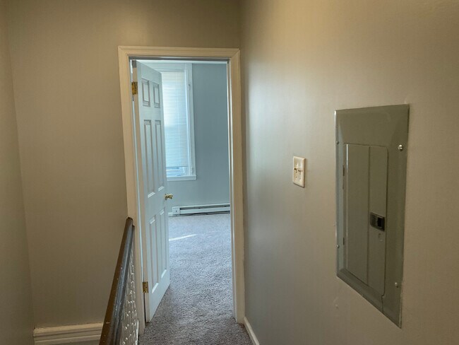 Foto del edificio - 4287 Mantua Ave