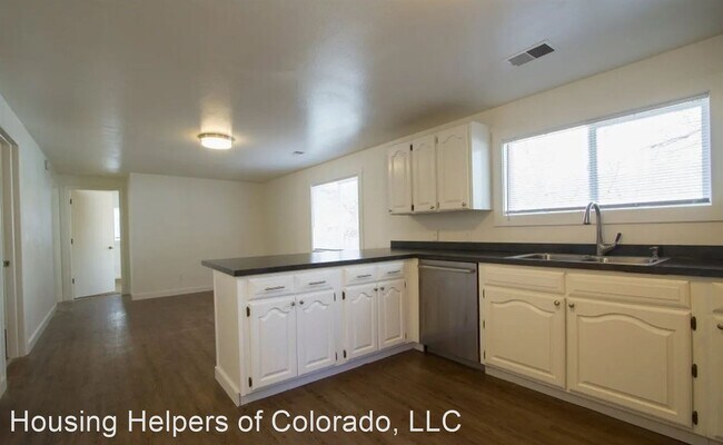 Building Photo - 3 br, 1 bath House - 1323 Balsam Ave Top
