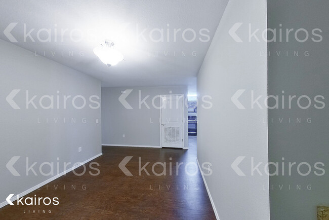 Building Photo - 3893 Thomas St
