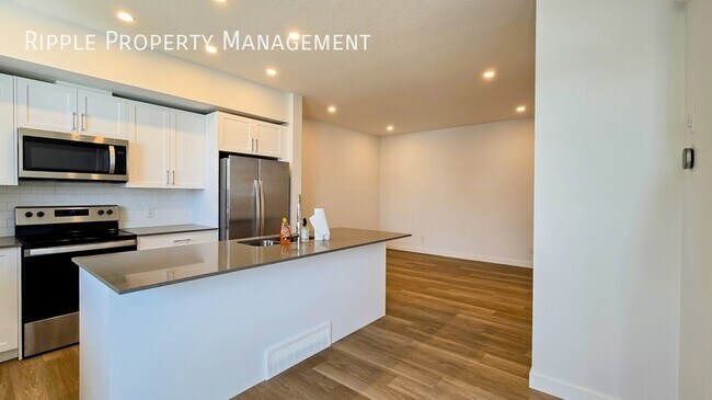 Building Photo - Modern 2 Beds, 2.5 Baths TownHouse | No Pets Allowed