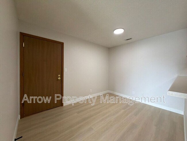 Foto del edificio - 2354 N 44th St