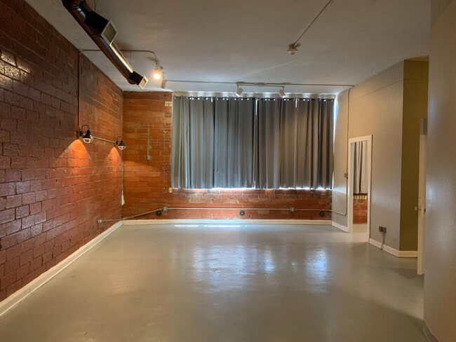 Building Photo - 1414 Texas Ave