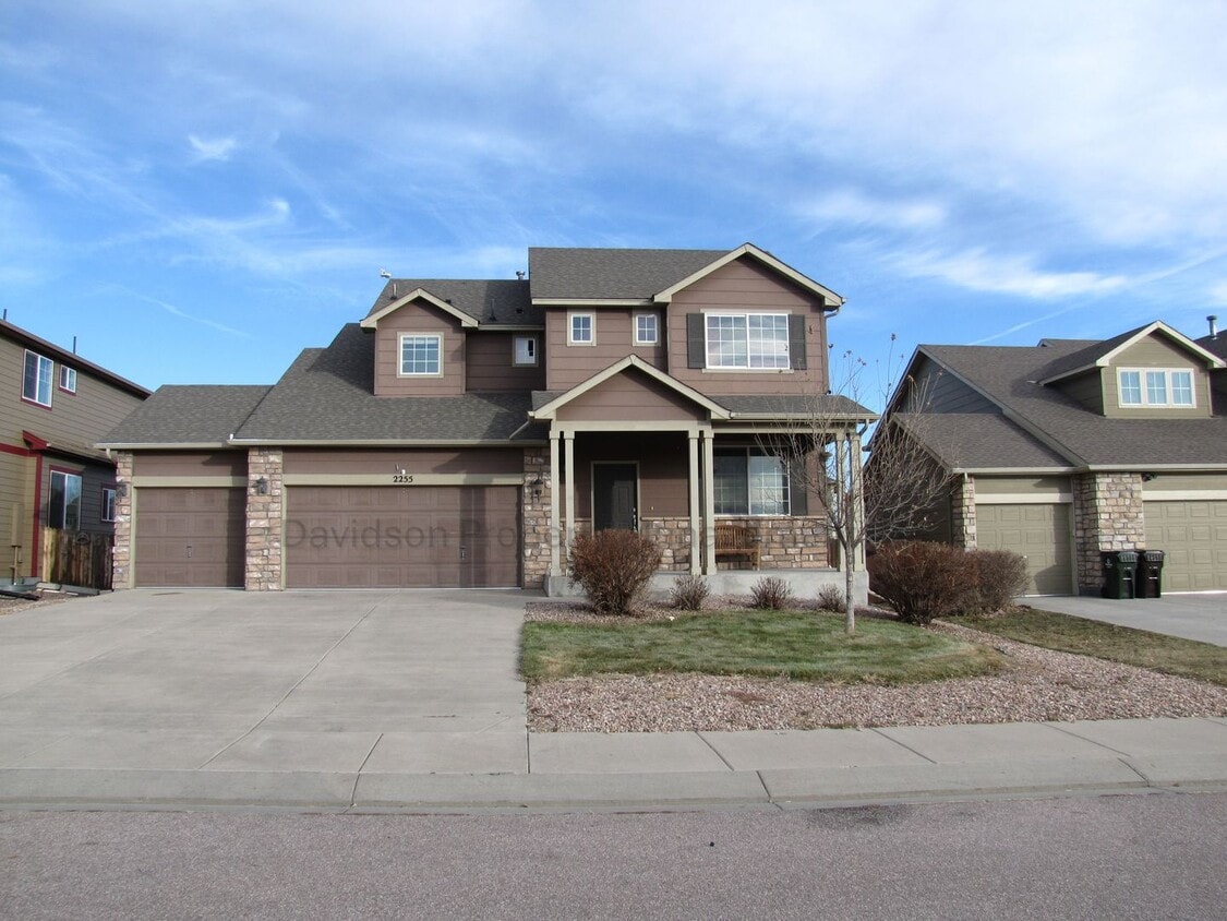 Spacious 3 Bedroom House in Southeast Colorado Springs - Spacious 3 Bedroom House in Southeast Colorado Springs