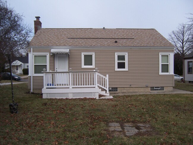 Back of House - 341 E Gauer Cir
