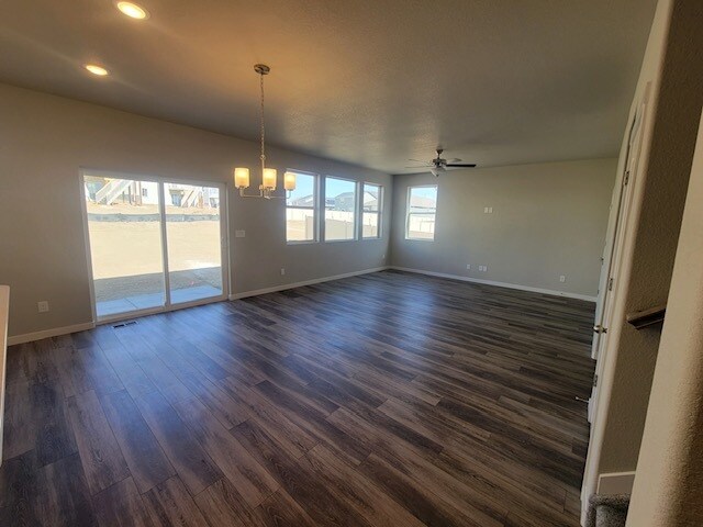 Building Photo - 8136 Lookout Ct