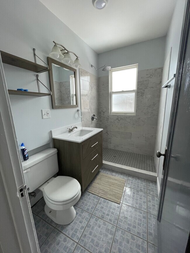 Foto del edificio - 6158 W Grand Ave