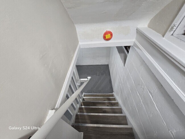 Foto del edificio - Beautifully Renovated 3-Bedroom Home – We ...