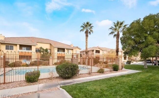 Building Photo - 1050 E Cactus Ave