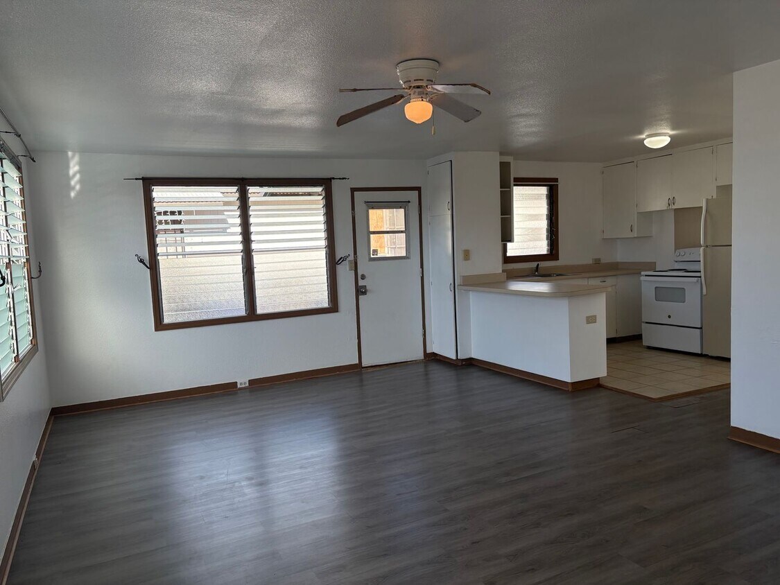Foto principal - Three Bedroom Home