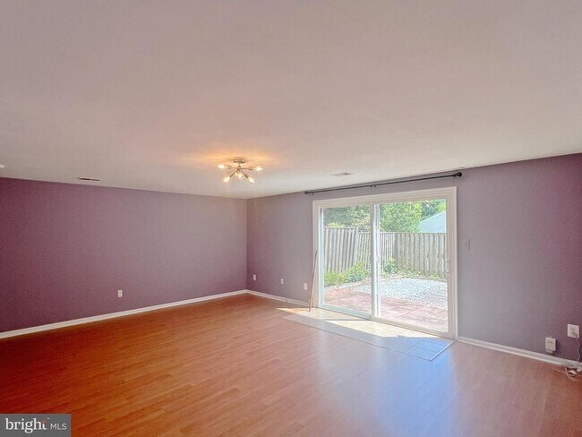 Foto del edificio - 5446 Crows Nest Ct