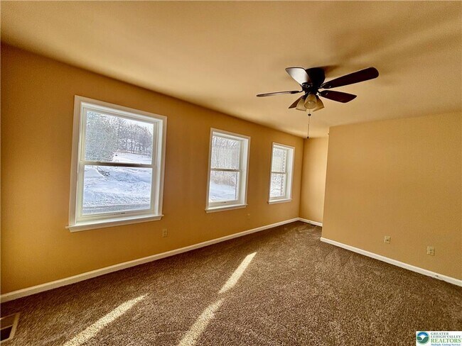 Foto del edificio - 10 Railroad Ave