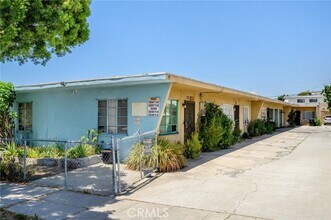 Building Photo - 3247 Fletcher Dr