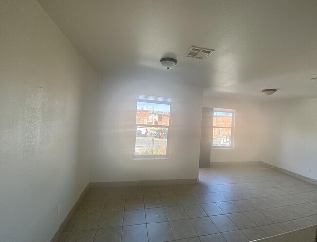 Foto del edificio - 3328 Lincoln Ave