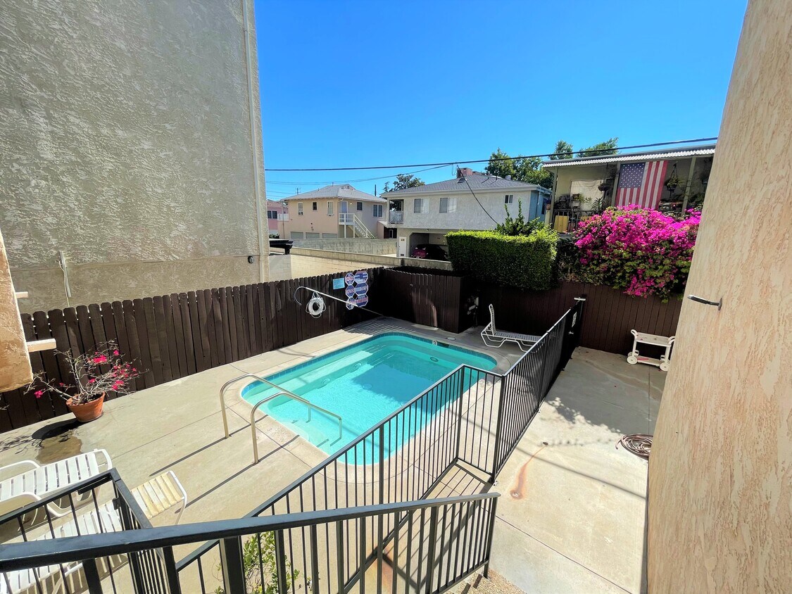 Foto del edificio - 5233 Bellingham Ave