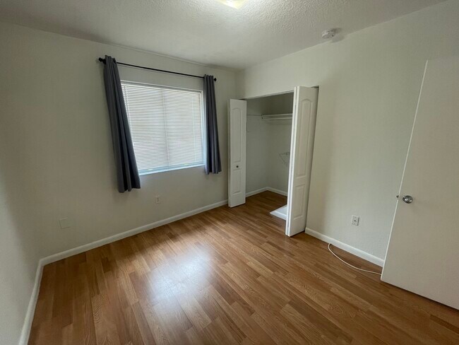 Foto del edificio - 8035 NW 8th St