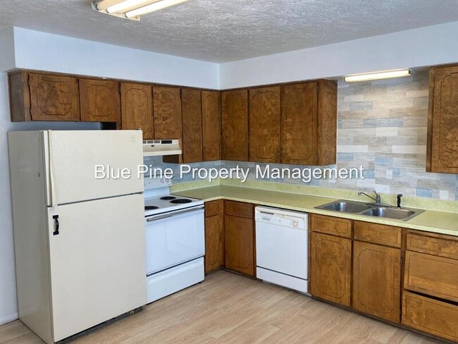Building Photo - 1474 Benton St