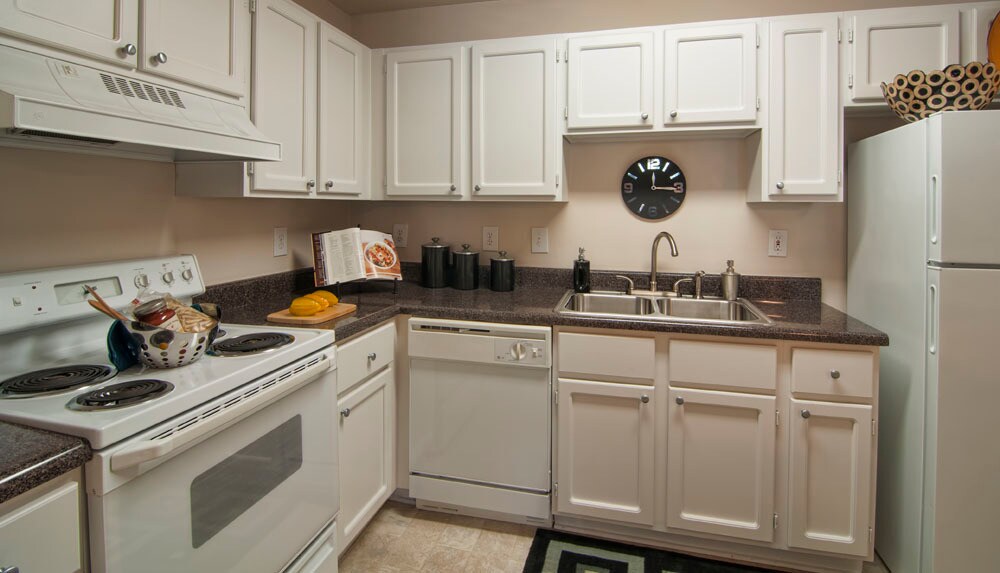 Bellingham Rentals in Marietta at 1625 Roswell Rd Marietta, GA