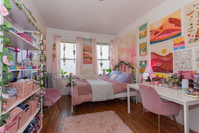 Building Photo - Allston 2bed close to BU $2600 - September 2026 Move in
