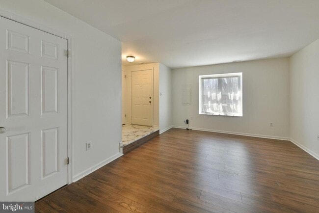 Building Photo - 2205 Ash Grove Rd