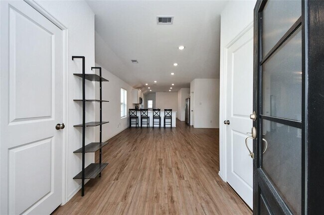 Building Photo - 19348 Villa Mesa Dr