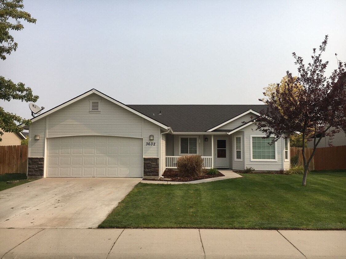 Primary Photo - Great 3 bed 2 bath home in a the quiet Rai...