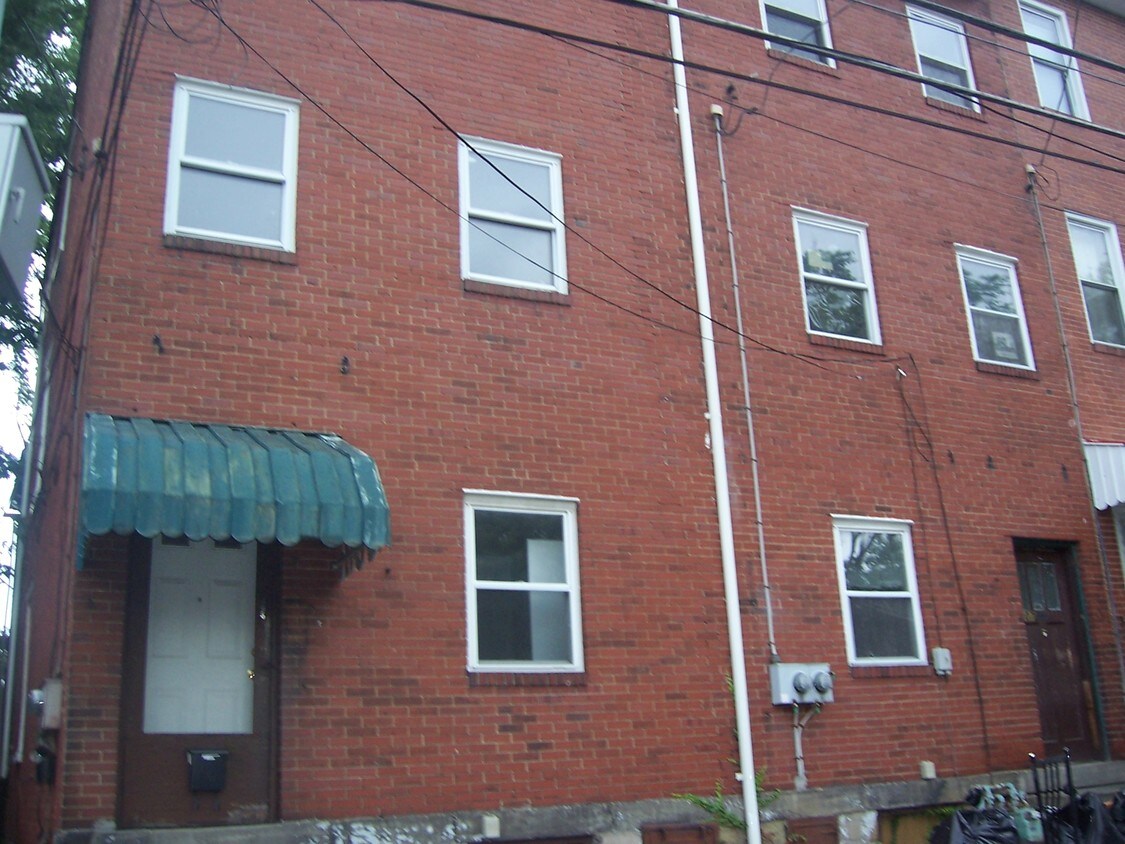 Building Photo - 305-307 37th St