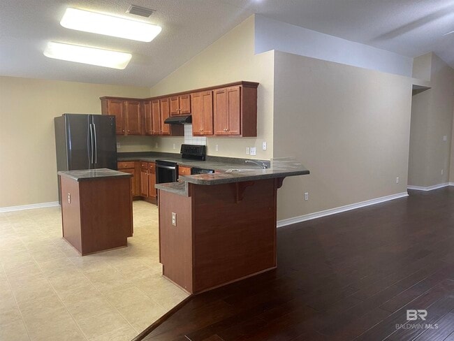 Building Photo - 421 Ellington Ave