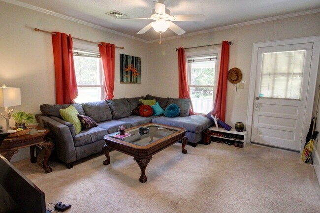 Building Photo - Cozy 2bd/1ba Ranch Style Durham Home With ...