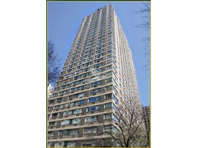 Primary Photo - 211 E 70th St