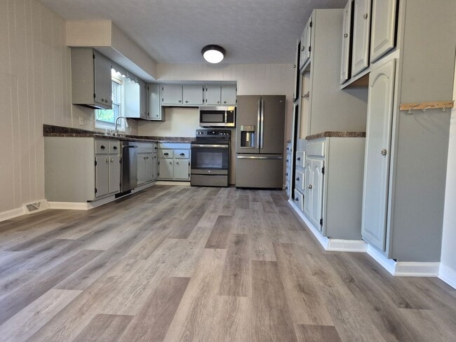 Foto del edificio - 3 or 4 Bedroom / 2 Bath Home   Kingsport TN