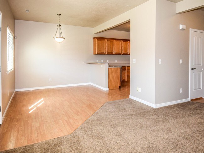 Building Photo - 462 W 1490 N