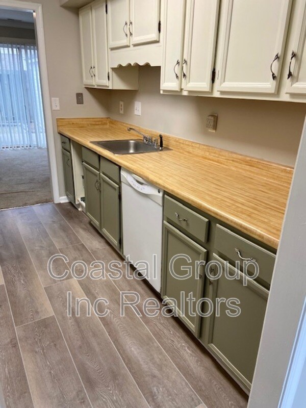 Building Photo - 3540 Sir Wilfred Pl