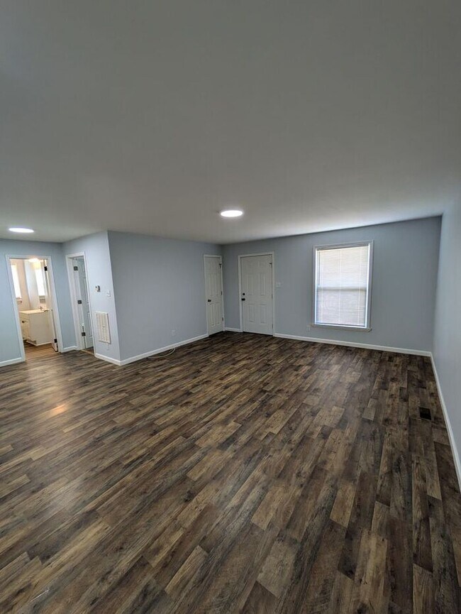 Foto del edificio - 2BD/1BA Duplex in Newton