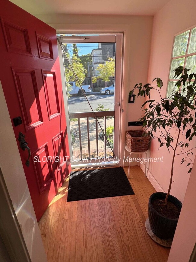 Building Photo - AVAILABLE JULY - 2 Bed/ 1 Bath shared home near Downtown SLO