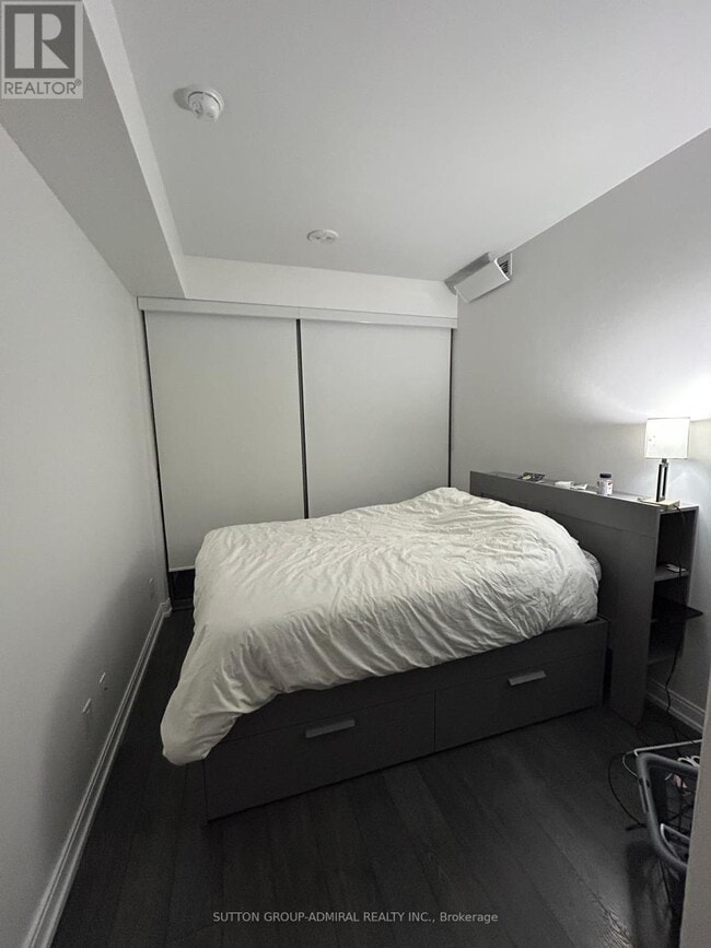 Photo du bâtiment - 50 Charles St E