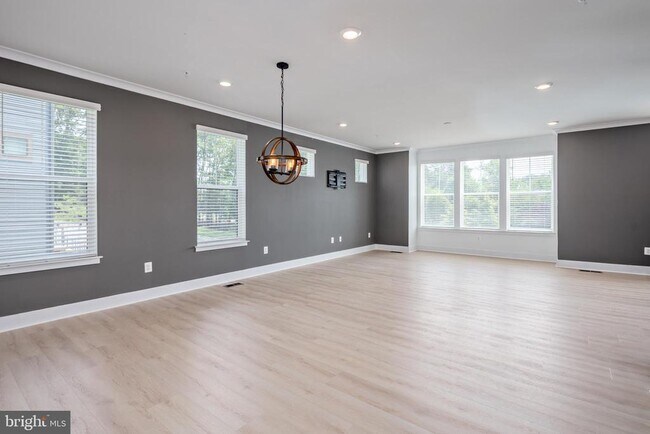 Building Photo - 7936 Yeocomico Ln