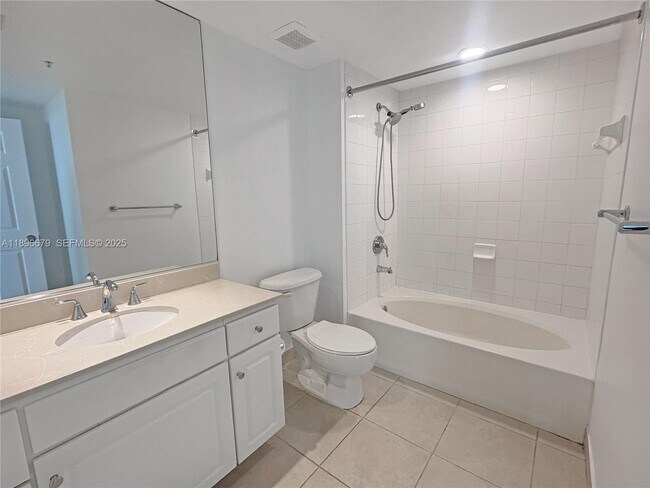 Foto del edificio - 2000 N Bayshore Dr