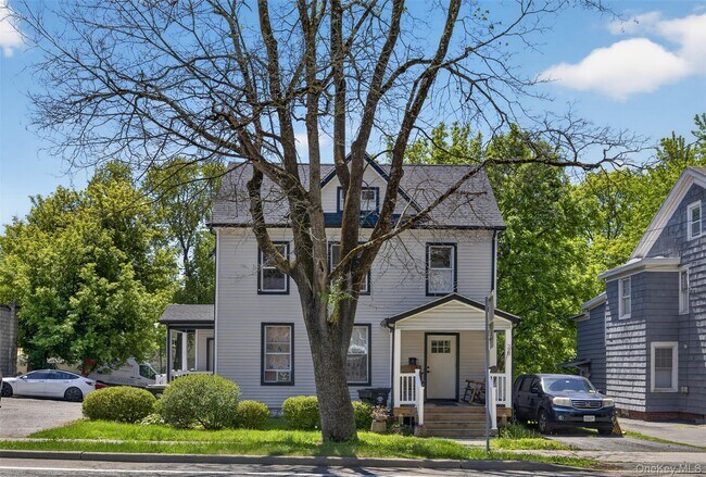 Building Photo - 28 Academy Ave