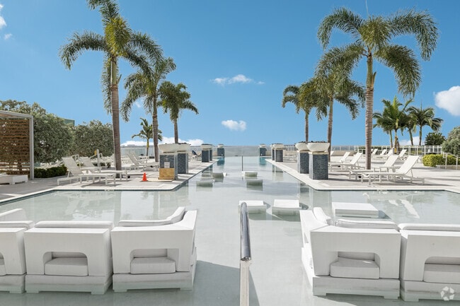 Building Photo - The Emerson at Rocky Point