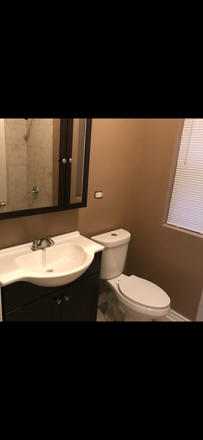 Foto del edificio - 5522 S Loomis Blvd