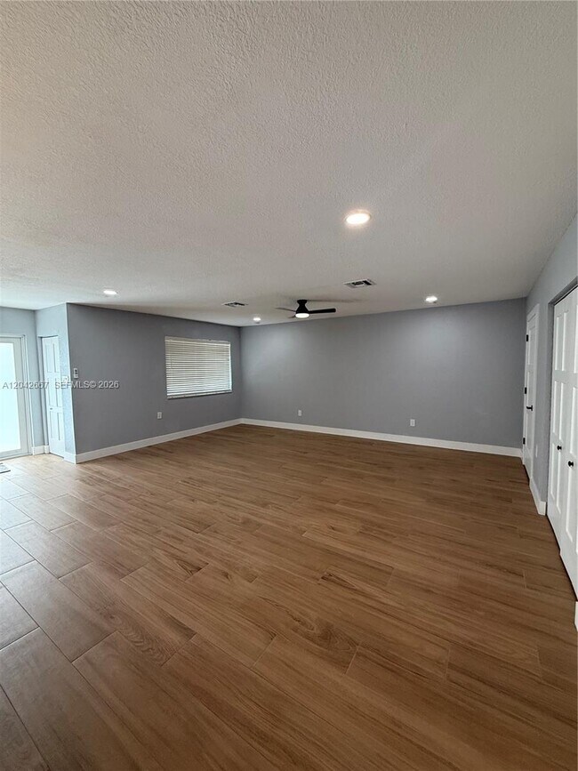 Foto del edificio - 311 NW 33rd Terrace