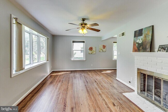 Foto del edificio - 6641 Barrett Rd