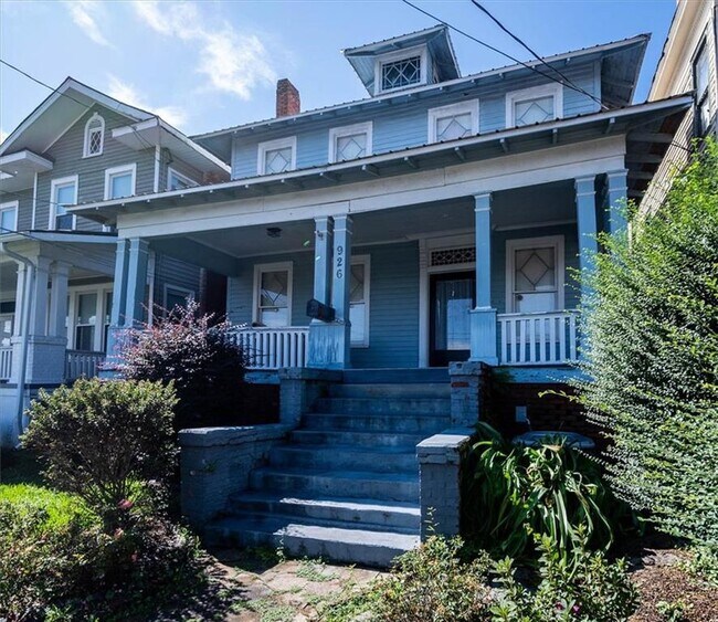 Building Photo - 926 Walnut St