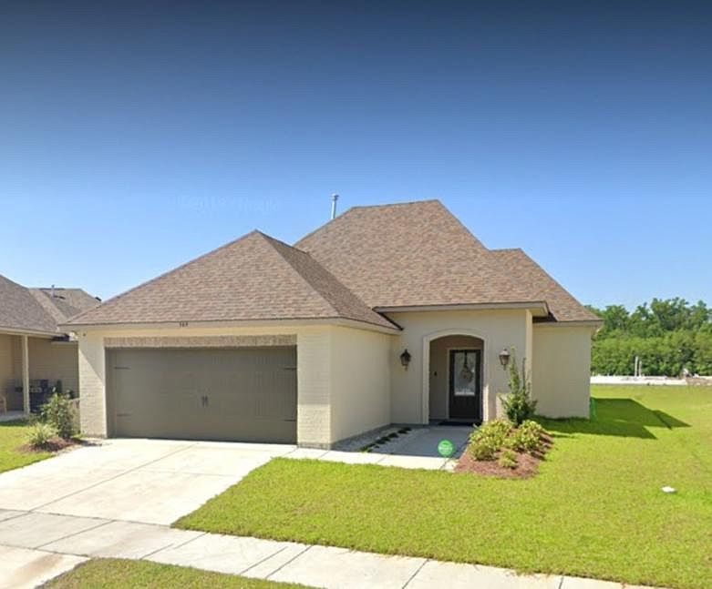 Foto principal - 369 Lake Breeze Dr